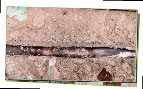 하남 누수탐지 천장에 나타난 물자국과 벽지 변색을 확인하는 현장