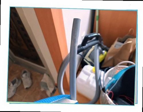 용산구 누수탐지 천장 얼룩과 벽면 변색이 나타난 실내 점검 현장