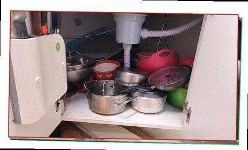 중랑구 누수탐지 배관 주변 수분 상태와 보수 범위를 기록하는 점검 장면