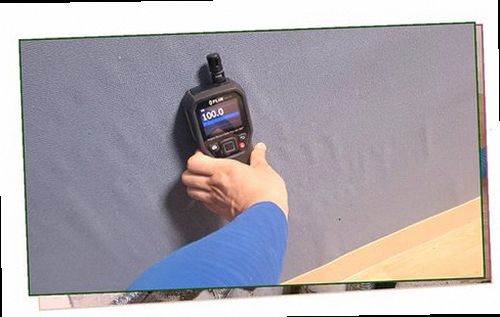 서울 중구 누수탐지 욕실 벽면 하단의 물자국과 들뜬 마감재를 확인하는 현장