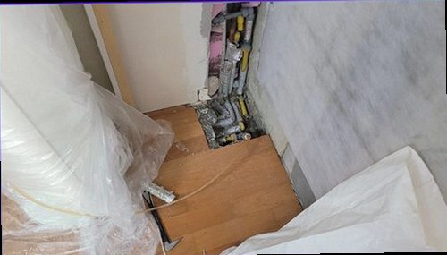 의왕 누수탐지 벽면 습기와 바닥 얼룩을 확인하는 누수 점검 현장