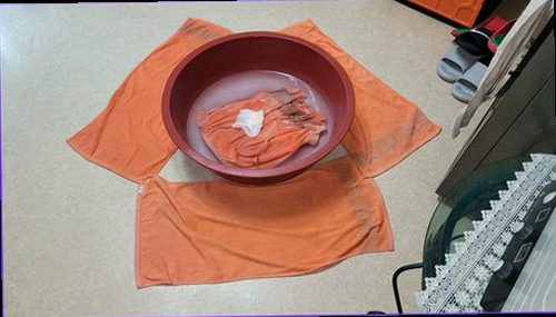 영통구 누수탐지 배관 압력과 벽체 수분 상태를 장비로 측정하는 과정