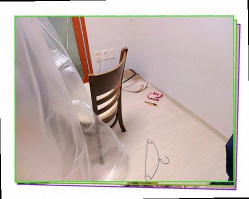 누수탐지 점검 후 건조 상태와 주변 변화를 비교하는 모습