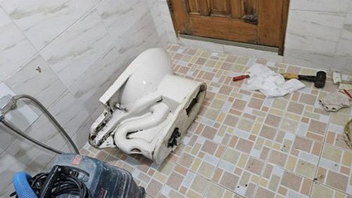 누수탐지 성동구 성수동 누수탐지 화장실변기바닥누수 변기 밑 물기, 왜 위험할까?
