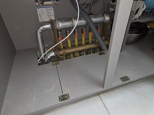 누수탐지 점검 기록을 정리한 문서와 사진 자료