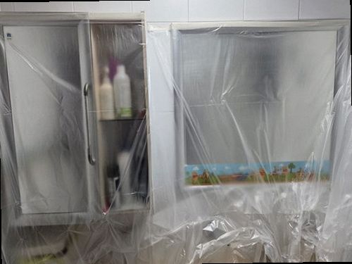 누수탐지 벽면과 배관 주변의 습도 및 수분 분포를 확인하는 과정