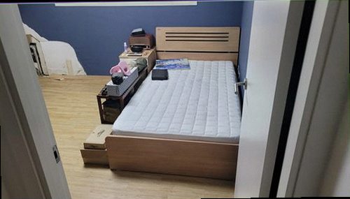의정부 누수탐지 벽면에 번진 누수 흔적과 들뜬 도배 상태
