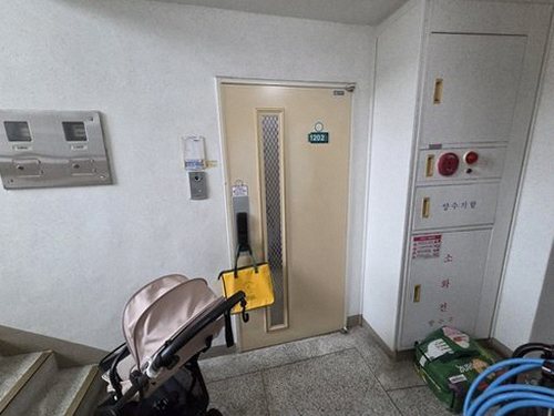 영등포구 누수탐지 계량기와 배관 검사 결과를 대조해 원인 범위를 좁히는 장면