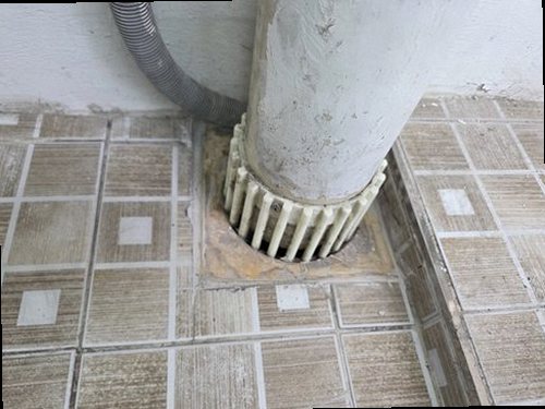 아산시 누수탐지 풍기동 빌라 4층 욕실 변기 뒤쪽 시공 후기 사진
