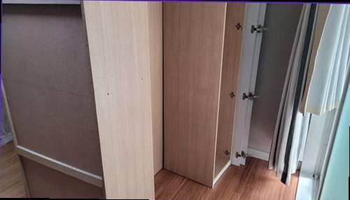 누수탐지 누수 점검 전 계량기와 차단 밸브를 확인하는 장면