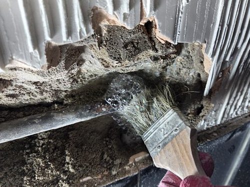 누수탐지 천장과 벽면의 물자국 및 계량기를 확인하는 초기 점검