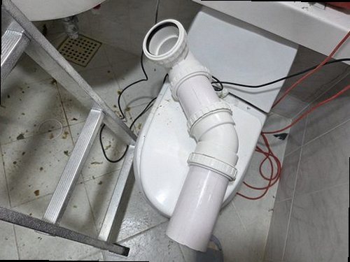 시흥 누수탐지 천장 얼룩의 위치와 번진 범위를 살피는 점검 장면