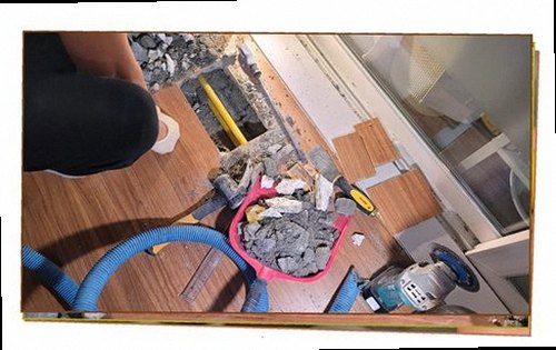 서대문구 누수탐지 벽면 얼룩과 마감재 변형을 점검하는 현장 모습
