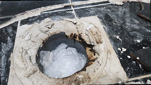 가평 누수탐지 청평면 펜션 2층 객실 욕실 벽면 시공 후기 사진