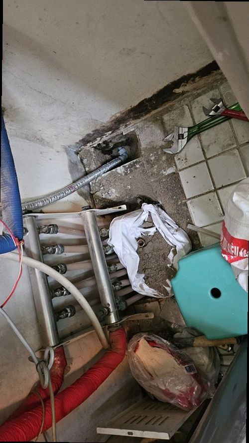 누수탐지 점검 기록을 정리한 문서와 사진 자료