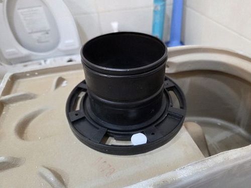 누수탐지 천장과 벽면에 번진 누수 흔적