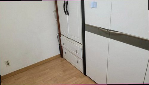 종로구 누수탐지 천장 수분 측정과 배관 위치를 확인하는 점검 모습