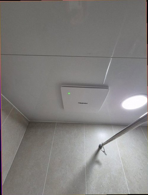 영등포구 누수탐지 누수 위치를 확인하기 위해 배관 상태를 점검하는 모습