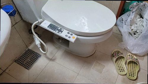 누수탐지 측정 결과를 비교하며 의심 구간을 정리하는 현장 기록