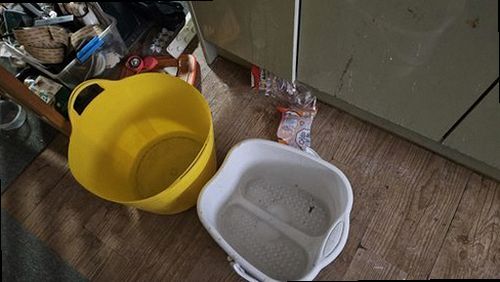 처인구 누수탐지 천장 얼룩과 벽면 습기 흔적을 확인하는 점검 장면