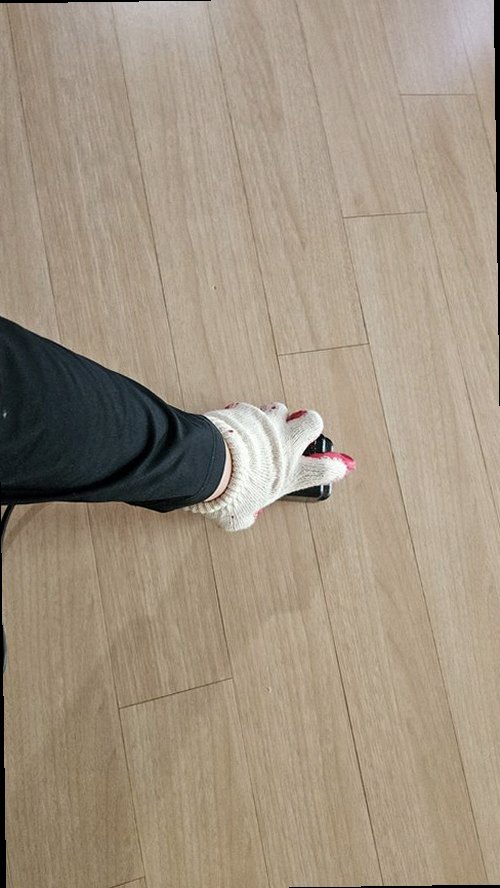 아산시 누수탐지 배관과 벽체의 누수 흔적을 점검하는 과정