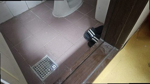 성북구 누수탐지 천장 얼룩과 계량기 변화를 함께 확인하는 점검 장면