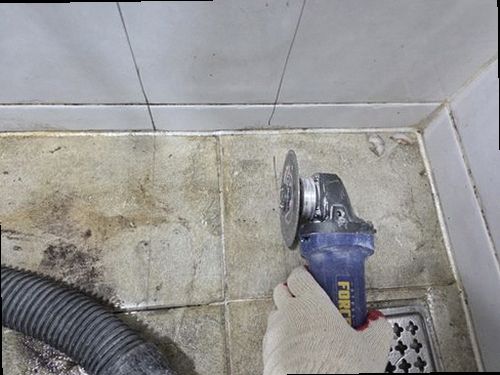 병점구 누수탐지 벽과 천장에 번진 누수 흔적 및 주변 배관 점검 모습