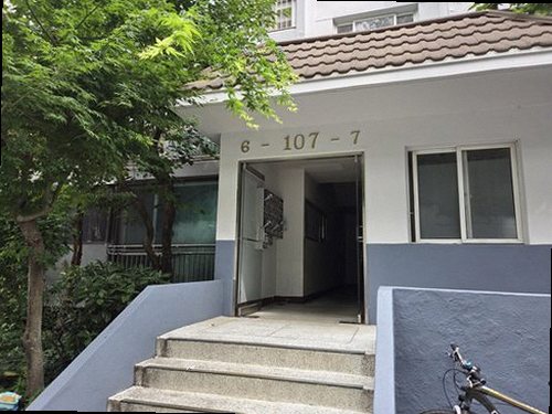 종로구 누수탐지 벽면 습기와 배관 연결부를 함께 살피는 점검 장면
