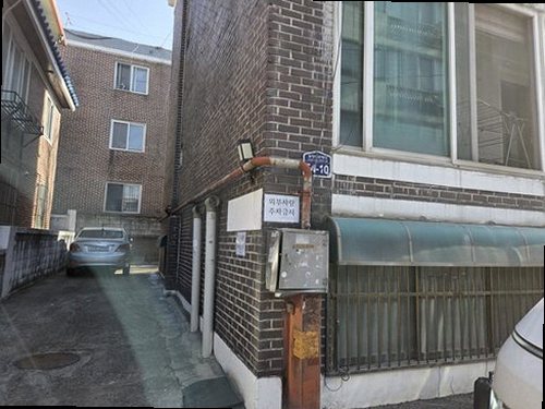 동탄구 누수탐지 천장 얼룩과 벽면 습기를 확인하는 점검 장면