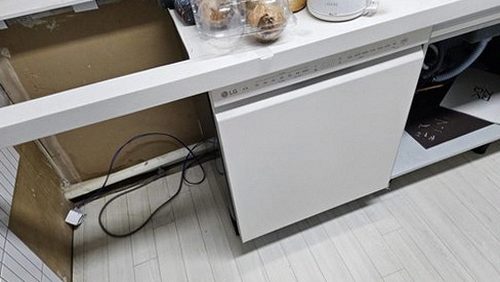 누수탐지 싱크대 하부 배수 트랩 점검 장면