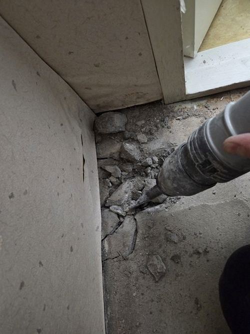 누수탐지 배관 압력과 습도 측정 결과를 비교하는 과정