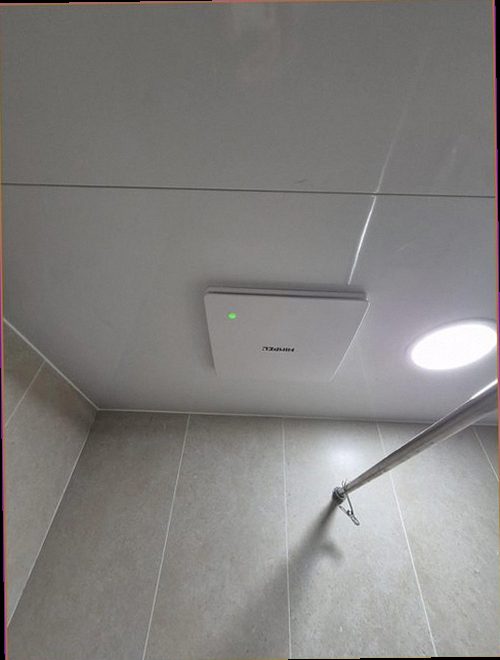 평택 누수탐지 수도 사용을 멈춘 뒤 계량기 변화를 확인하는 모습