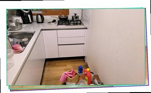 누수탐지 누수 의심 부위와 계량기 상태를 확인하는 모습