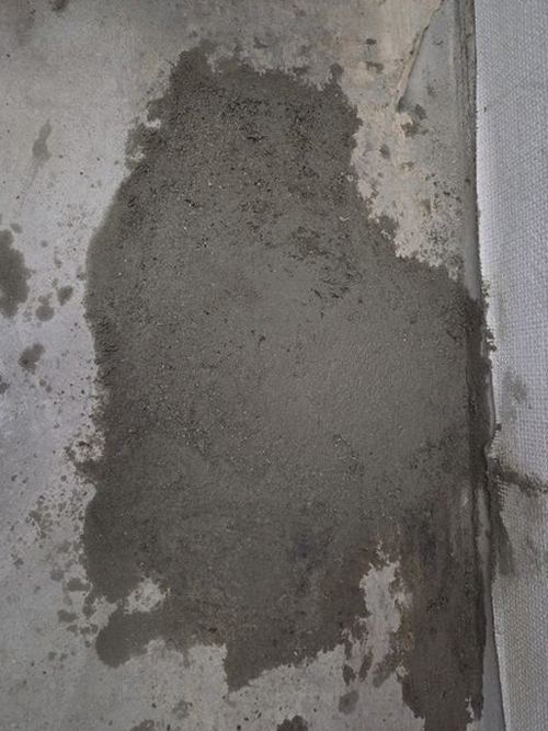 누수탐지 보수 후 건조된 천장 벽지 상태