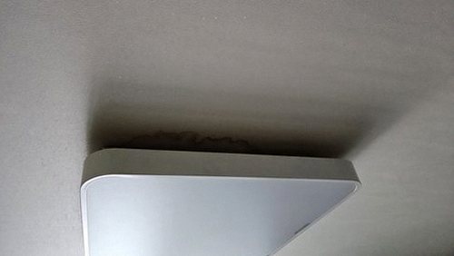 누수탐지 아미동 누수탐지 미루면 아파트 거실 물샘 흔적 번집니다