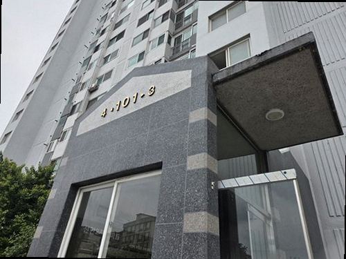 부산 남구 누수탐지 얼룩이 번진 천장과 벽의 경계