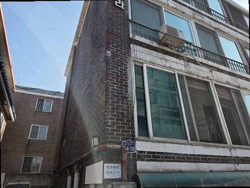 부산진구 누수탐지 벽 안쪽 배관 점검 장면