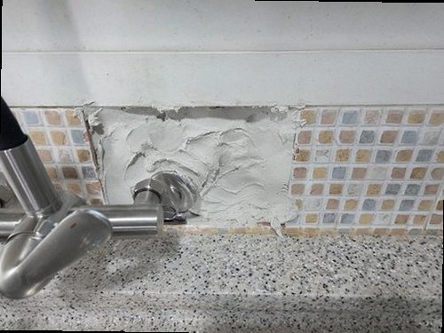 부산 북구 누수탐지 금곡동 음식점 1층 주방 냉장고 뒤 시공 후기 사진