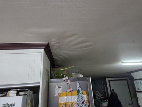유성구 누수탐지 관평동 아파트 7층 안방 벽면 시공 후기 사진