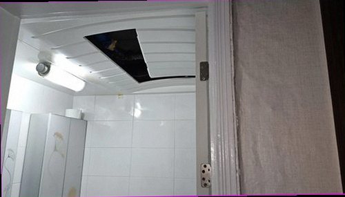 누수탐지 난방 배관 점검과 압력 시험을 진행하는 현장