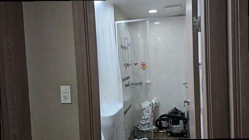 누수탐지 누수 원인 부속 교체 후 주변을 건조하고 복구하는 과정