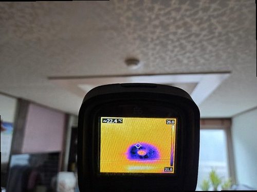 아산시 누수탐지 탕정면 빌라 3층 거실 벽면 시공 후기 사진
