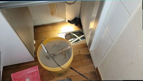 청주시 흥덕구 누수탐지 난방 배관과 보일러 압력 상태를 비교하는 점검 장면