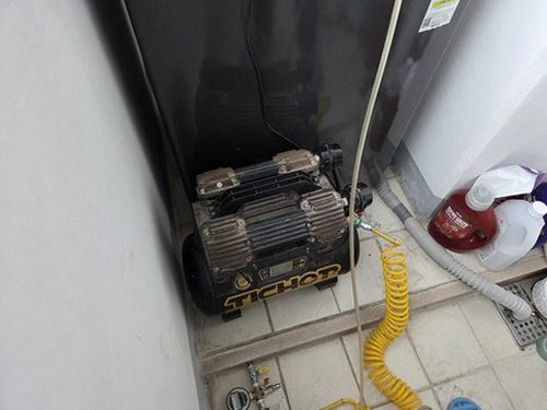 누수탐지 배관 점검 결과를 확인하고 보수 후 상태를 살피는 과정