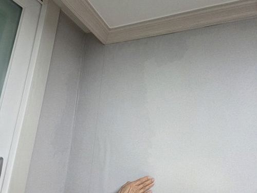누수탐지 누수 확인 후 보수 범위와 천장 복구 순서를 점검하는 모습