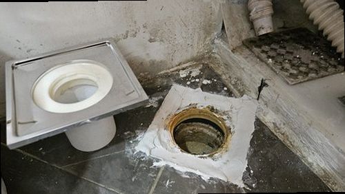 부산 서구 누수탐지 암남동 아파트 7층 욕실 샤워부스 아래 시공 후기 사진