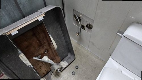 연제구 누수탐지 연산동 오피스텔 11층 욕실 문틀 시공 후기 사진