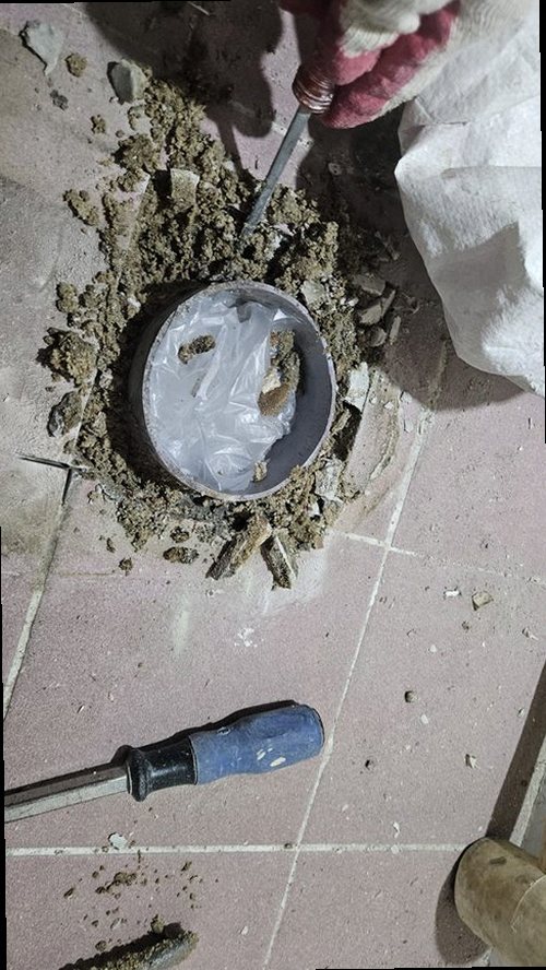 부산 남구 누수탐지 용호동 상가 1층 세면대 옆 벽 시공 후기 사진