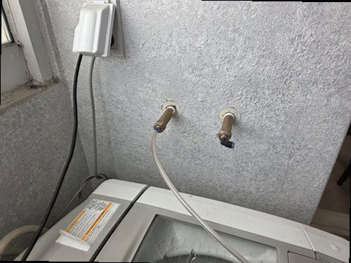 부산 중구 누수탐지 동광동 다세대주택 4층 거실 창가 시공 후기 사진