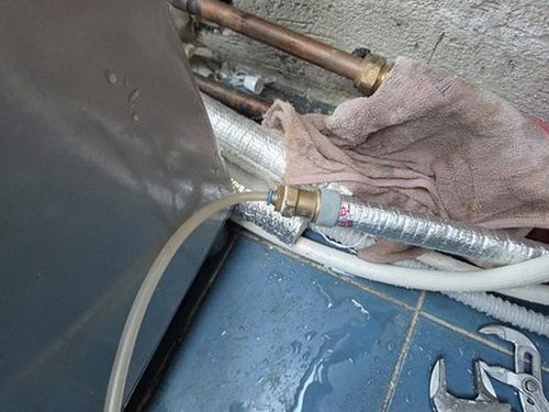 누수탐지 거제동 누수탐지 아파트 천장 얼룩 뒤에 숨은 배관 문제